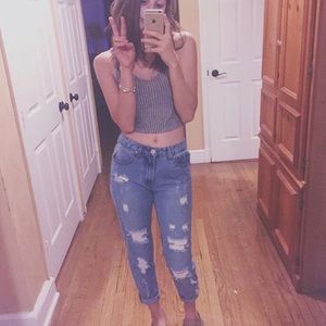 Lightwashed ripped boyfriend jeans